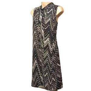 Sleeveless Black and White Patterned Dress